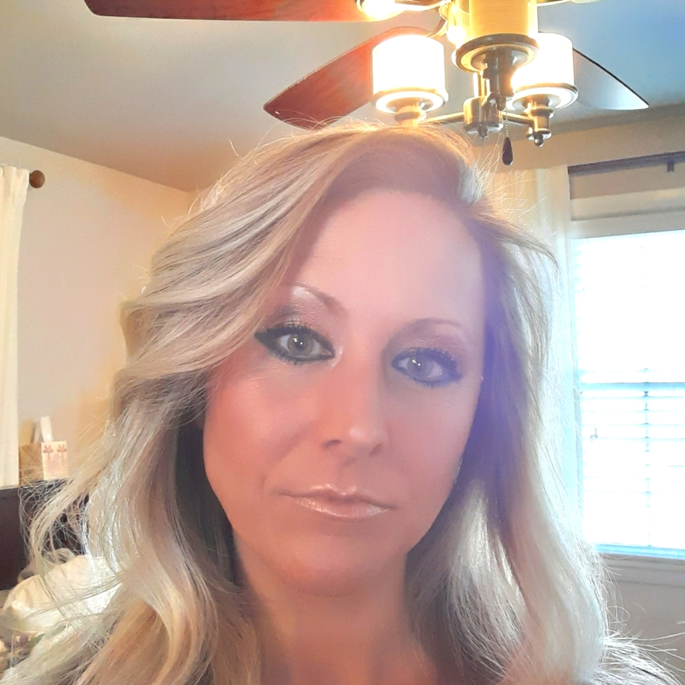 Meet your Posher, Kelley